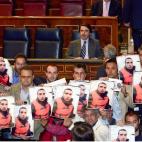 El 27 de mayo 2003 la familia del cámara español José Couso, muerto en Irak el 8 de abril de ese año, presentó una querella en la Audiencia Nacional contra tres militares estadounidenses, que han sido reclamados en cuatro ocasiones por la j...