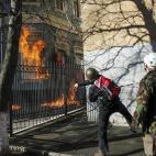 5c8b7418230000040124c59c