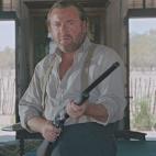 En algunas de las incursiones cinematográficas previas a esta película Nick Cave ha coincidido con su amigo Ray Winstone. El músico fue guionista de La propuesta (2005), un western protagonizado por el actor británico.