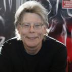 Stephen King ha publicado decenas de novelas, casi todas ellas con gran éxito. Esta en concreto la firmó en 1977 bajo el seudónimo de Richard Backman. En ella un adolescente con esquizofrenia secuestra a toda su clase del instituto, pistola e...