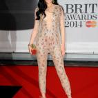 5c8b76e2360000ba1a6d26c8