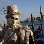 5c8b1845230000d504241622