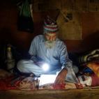 5c8b820f360000ba1a6d4219