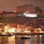 Las Fogueiras de São João en Portugal es una de las fiestas favoritas del país. Las calles del país se llenan de música y guirnaldas y el vino tinto y las tradicionales sardinas son repartidas entre los múltiples asistentes. La noche del ...