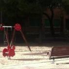 Un hombre ha raptado a tres niñas de nueve, cinco y siete años en los últimos cinco meses en el barrio de Ciudad Lineal, en Madrid. Agosto ha sido un mes de preocupaciones para los padres, inquietos al saber que un pederasta anda suelto.