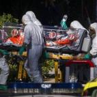 Miguel Pajares, sacerdote español cooperante en Liberia, se convirtió en el primer paciente de ébola en Europa. Fue trasladado con un gran despliegue y en condiciones de aislamiento, pero no sobrevivió a la enfermedad.