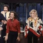 El cómico Mark Russell, el músico Tony Orlando, el experto en fitness Richard Simmons y Joan Rivers (Paul Drinkwater/NBC/NBCU Photo Bank via Getty Images)