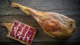 El pueblo de 5000 habitantes con el mejor jamón ibérico del mundo: 173 empresas y 2.525 trabajadores centradas solo en este alimento