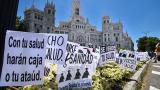 Protesta bajo el lema "Salvemos nuestra sanidad pública", exigiendo un sistema sanitario totalmente público y contra los recortes de financiación en Madrid, el 25 de mayo de 2025.