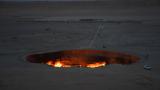 Vista general de la Puerta del Infierno en el desierto de Karakum, en Turquía.