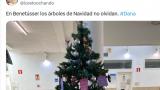 El tuit de  @loretoochando con el árbol de Navidad visto en un centro de salud de Benetússer.
