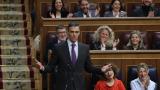 El presidente del Gobierno, Pedro Sánchez, responde al líder del PP, Alberto Núñez Feijóo, al inicio de la sesión de control