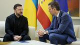 El presidente del Gobierno, Pedro Sánchez, junto a su homólogo ucraniano, Voldimir Zelenski
