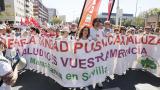 Miles de personas salen a la calle en Andalucía contra el "deterioro" y la "privatización" de la sanidad pública