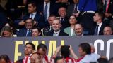 Enfocan al palco en la final de la Copa del Rey y hay gente que se sorprende al ver a alguien a pocos asientos de Felipe VI