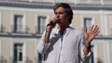 Carlos Baute junto a los seguidores de Maria Corina Machado en la Puerta del Sol este 18 de abril (Luis Boza/NurPhoto via Getty Images)