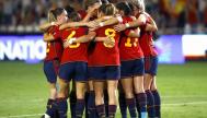 Las jugadoras de la selección española celebran el gol de Lucía García que hizo subir el 1-0 al marcador