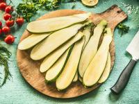 En la cocina española, el calabacín es una de las verduras más veneradas.