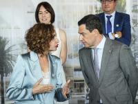 María Jesús Montero y Juanma Moreno en un acto