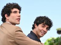 Javier Calvo y Javier Ambrossi en el Festival Internacional de Cine de Cannes de 2026 donde han presentado su película 'La Bola Negra'