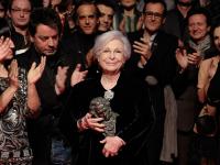 Josefina Molina recoge el Goya de Honor en enero de 2012 en Madrid.
