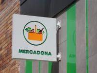 El logo de Mercadona en una de sus tiendas españolas