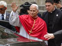 El papa León XIV en su llegada a Barcelona.