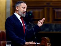 El líder de Vox, Santiago Abascal durante su intervención tras la comparecencia de Pedro Sánchez en el Congreso para abordar los casos judiciales que afectan al PSOE.