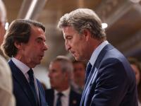 SPAIN - SEPTEMBER 19: The former Prime Minister of Spain, Jose Maria Aznar, and the President of the PP, Alberto Nuñez Feijoo, during the closing ceremony of the FAES Campus, on 19 September, 2025 in Madrid, Spain. This year's FAES meeting is marked by Sanchez's offensive against Israel due to the situation in Gaza. In fact, the Executive is preparing an urgent decree law with nine measures, among them the embargo of arms to Israel or prohibiting the transit through Spanish ports to all ships carrying fuel for the Israeli armed forces. (Photo By Matias Chiofalo/Europa Press via Getty Images)