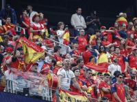 Aficionados españoles antes del partido de la eliminatoria del Mundial 2026 que las selecciones nacionales de España y Austria.