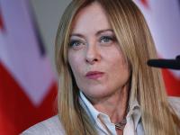 La primera ministra italiana, Giorgia Meloni, atiende a los medios durante la reunión del Grupo de los Cinco Europeos (E5) más la OTAN, el 24 de junio de 2026 en Berlín (Alemania).
