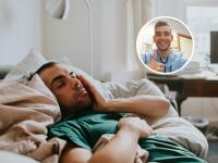 El enfermero Jorge Ángel y una persona con dificultad para dormir