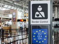 "Aviones medio vacíos y pasajeros atascados en los controles de seguridad": el sector de la aviación insta a Europa a suspender el nuevo sistema de control fronterizo