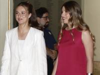 El detalle de la princesa Leonor, la inesperada joya de la infanta Sofía y el 'intercambio' entre hermanas en los Premios Princesa de Girona 2026