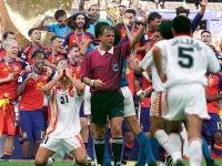 Montaje de las 'dos Españas' futbolísticas: del dolor de EEUU 1994 a la gloria de EEUU 2026