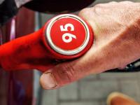 Surtidor de gasolina 95.