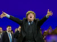 El presidente argentino, Javier Milei, durante un acto de apoyo al candidato ultra brasileño, Flávio Bolsonaro.