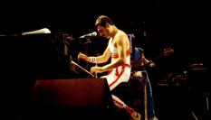 Freddie Mercury en un concierto de Queen en 1982.
