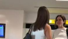 Una mexicana critica a Ayuso en un aeropuerto