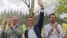Feijóo junto a Alfonso Rueda y Diego Calvo en la romería del PP en Santiago