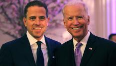 Hunter Biden y su padre, en una imagen de hace años