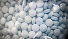 Una bolsa con píldoras de fentanilo, incautada en Fresno (California, EEUU).