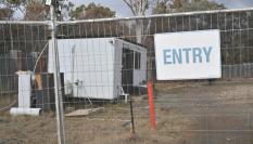 La caseta instalada en la parcela destinada a la embajada rusa en Camberra y en la que "vive" el diplomático