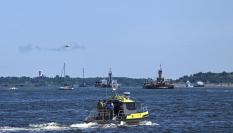 Personal de rescate del operativo del Titan, en las inmediaciones de la base de los guardacostas de EEUU en Boston.