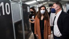 El exalcalde de Rivas Pedro del Cura (IU), en una imagen de archivo junto a la ministra de Derechos Sociales y Agenda 2030, Ione Belarra.