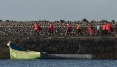 Imagen de archivo del anterior operativo de rescate, el del buque de Salvamento Marítimo Guardamar Polimnia, que trajo a puerto a 54 personas de origen magrebí.