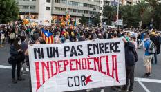 Pancarta en la que reza: 'Ni un paso atrás, Independencia. CDR'.