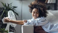 Un ventilador con aire frío para pasar la ola de calor