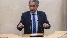 Revilla, en su último pleno como presidente de Cantabria