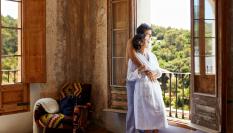 Pareja en un hotel durante las vacaciones